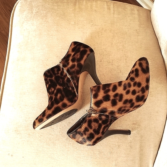 Authentic Isola heels leopard hair NWOT 9 1/2 - Picture 5 of 6